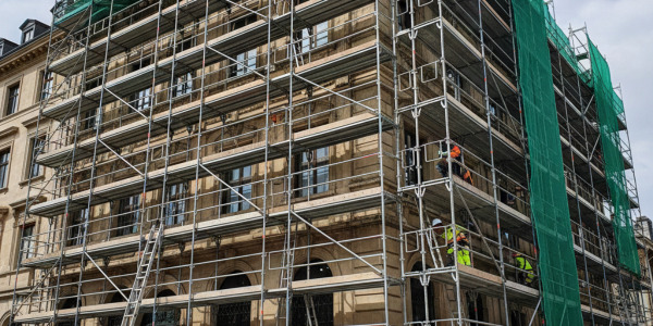 Najczęstsze mity o rusztowaniach – co jest prawdą, a co nie?