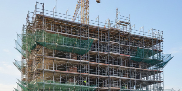 Jak obliczyć wysokość rusztowania i dobrać odpowiedni model?